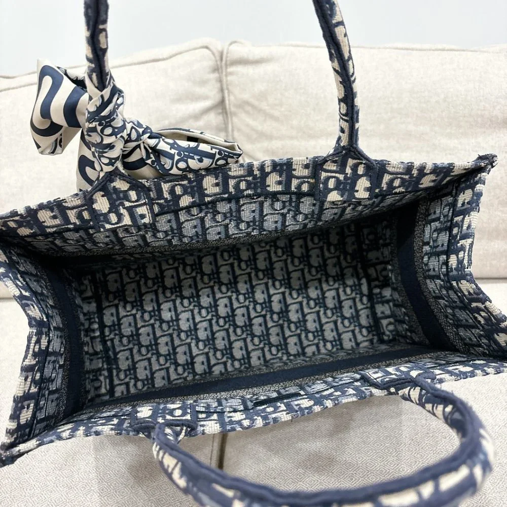 99% NEW BOOKTOTE, DIOR MEDIUM SIZE PICTURE UPDATED - Picture 2 of 9